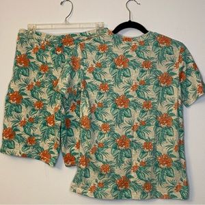 Hawaiian print, cotton blend t-shirt and shorts w/pockets Kids size 14/16